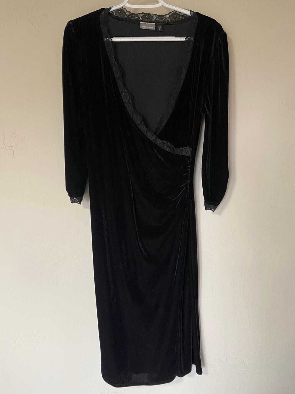 Vintage Black Velour Faux Wrap Dress Lace Accents Large Whimsygoth Vampire Y2K